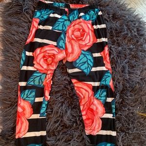 Agnes & Dora B&W Striped FLORAL Leggings LARGE